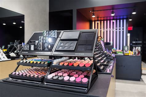 makeup store 47362